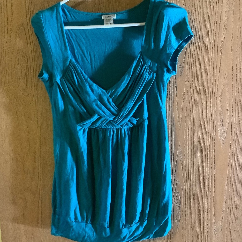 Studio Y Top Size Medium